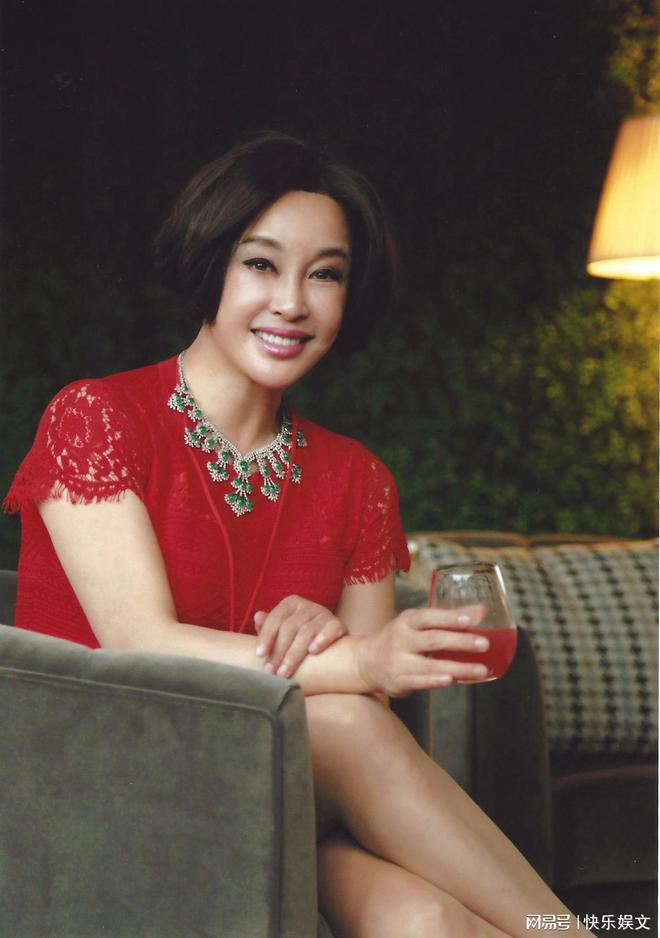 说好多吃素的朋友都去世了引网友热议凯发国际刘晓庆劝大家一定要吃肉！(图4)